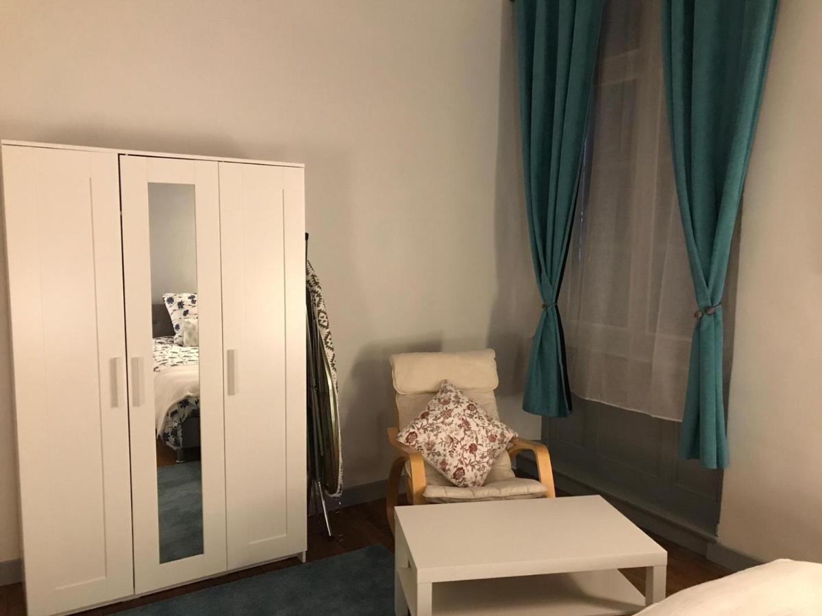 Eglantine Appartement Centre Historique De Ντινάν Εξωτερικό φωτογραφία