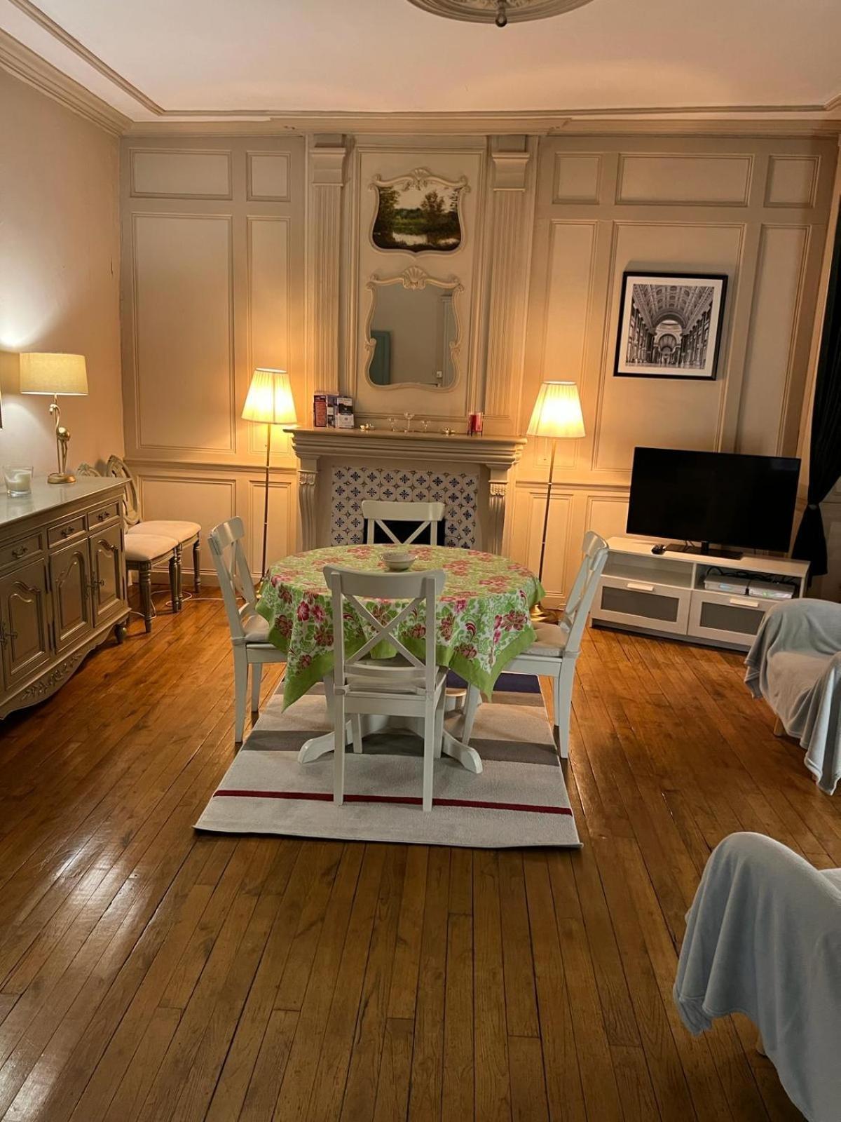 Eglantine Appartement Centre Historique De Ντινάν Εξωτερικό φωτογραφία