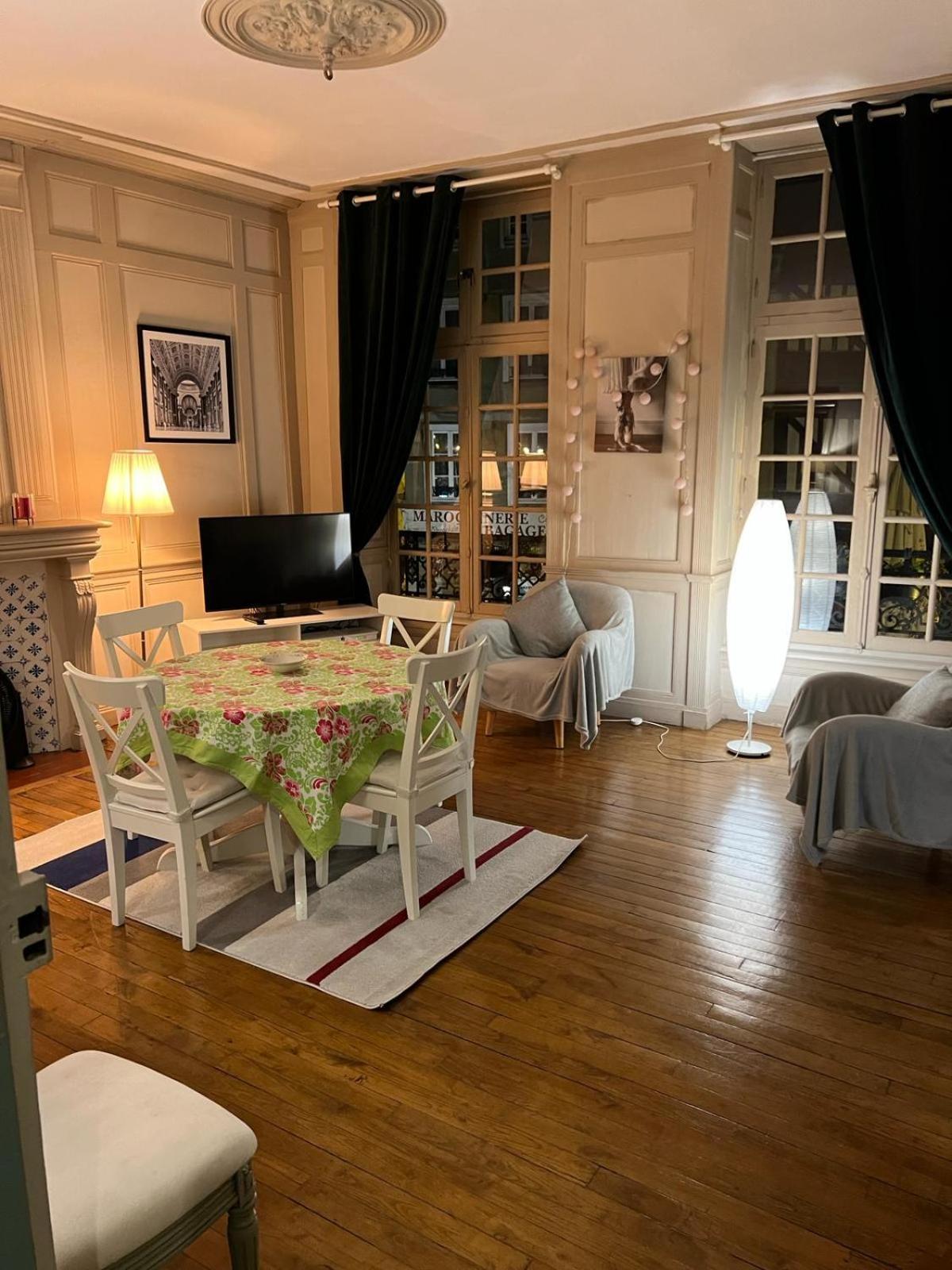 Eglantine Appartement Centre Historique De Ντινάν Εξωτερικό φωτογραφία
